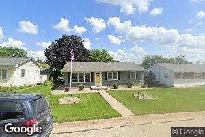 814 5th Ave SW, Cascade, IA 52033