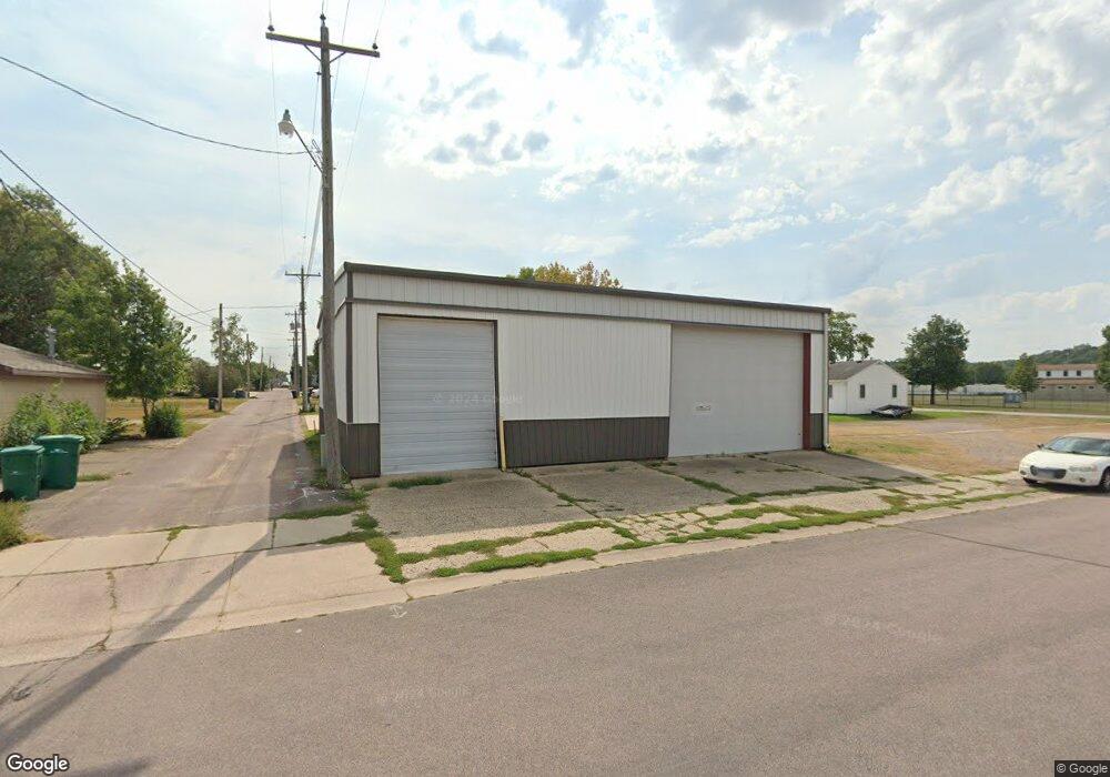 1422 N State St, New Ulm, MN 56073 - photo 1