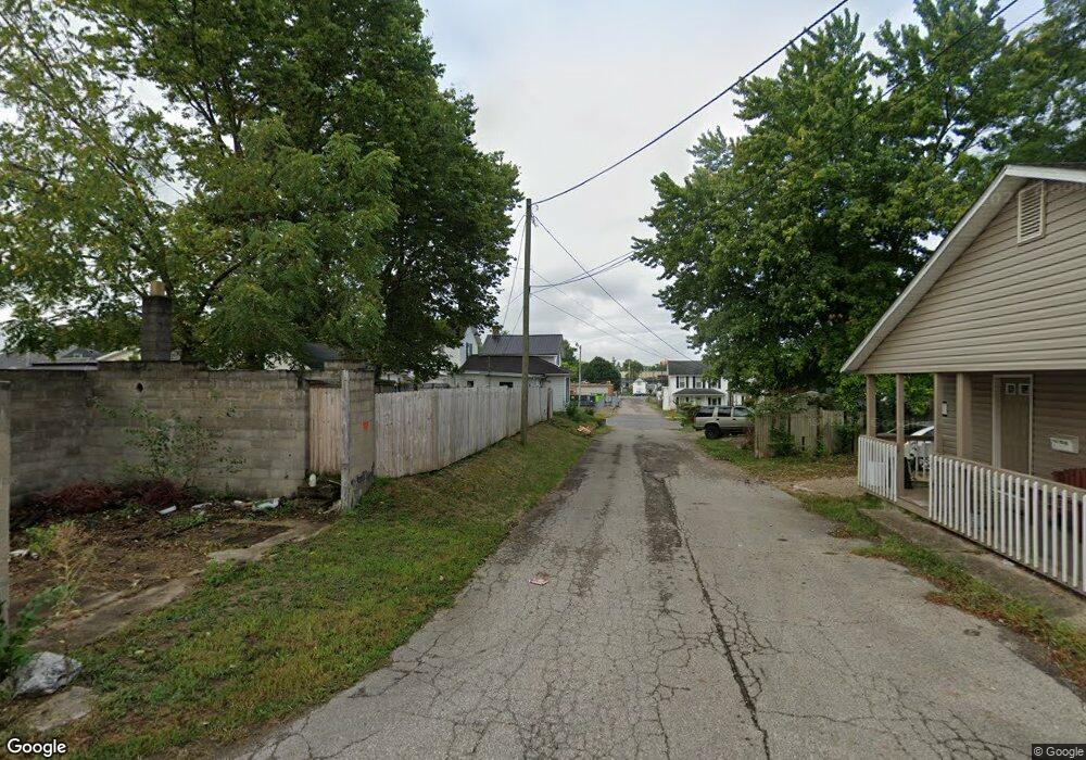 422 1/2 E Franklin St, Circleville, OH 43113 - photo 1