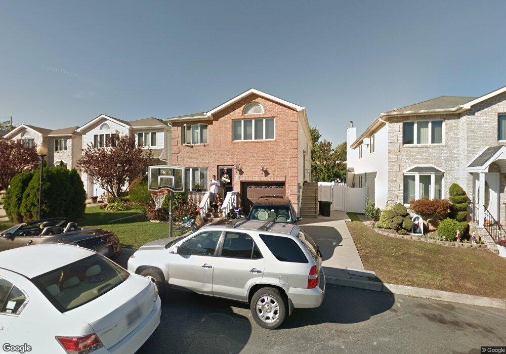 17 Lynbrook Ct, Staten Island, NY 10309 - photo 1