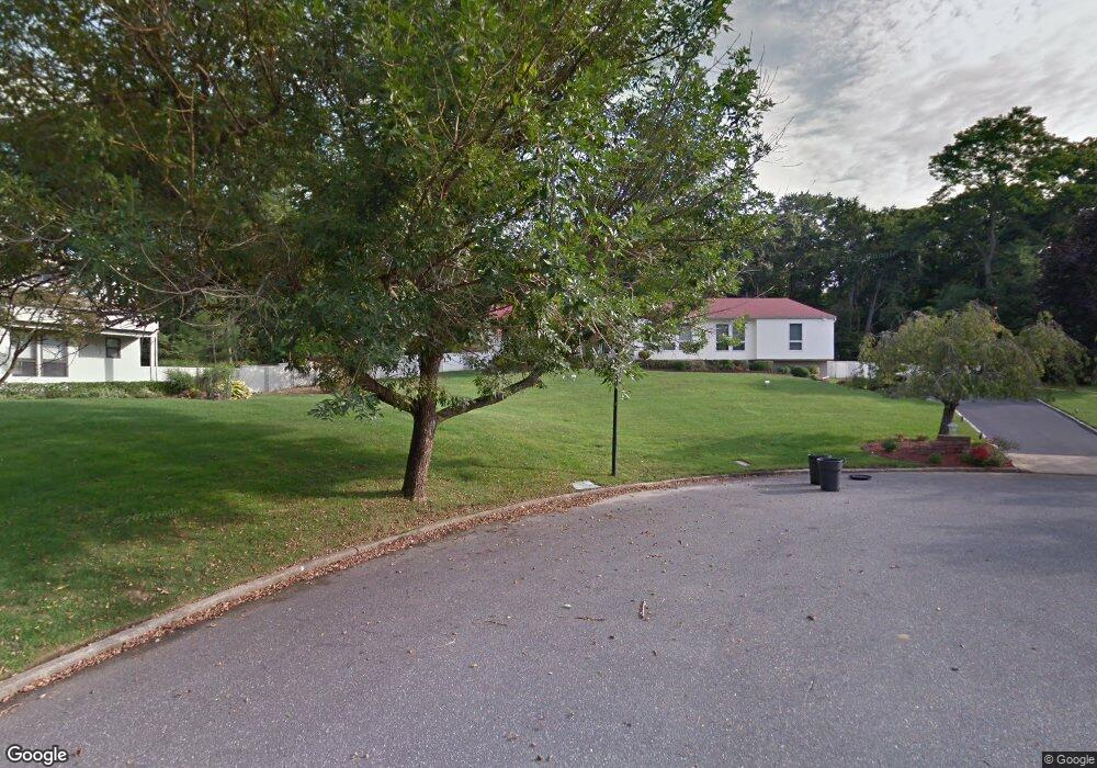 3 Gate Ct, Dix Hills, NY 11746 - photo 1