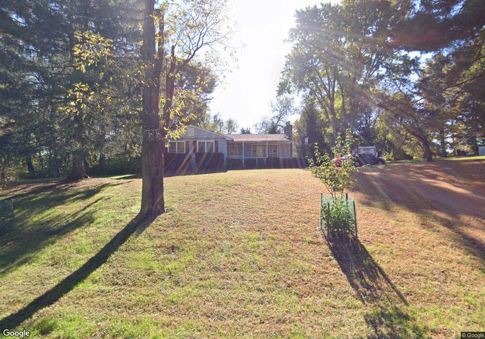 5809 Lakeview Dr, Sykesville, MD 21784 - photo 1