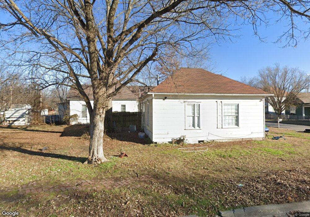 411 N 26th St, Parsons, KS 67357 - photo 1