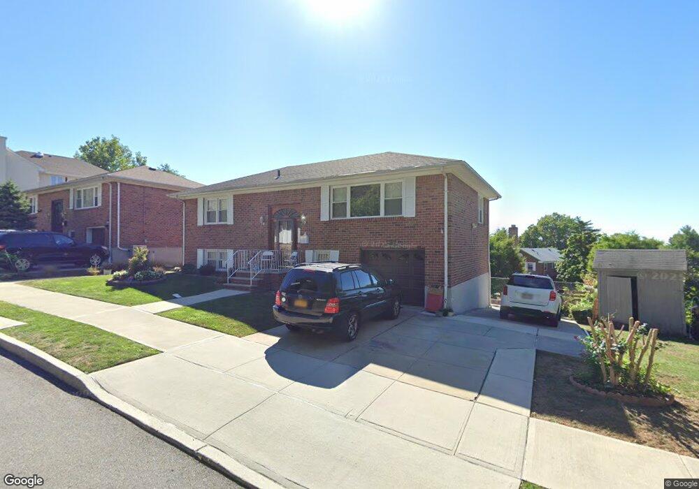 26135 Langston Ave unit A-1, Glen Oaks, NY 11004 - photo 1