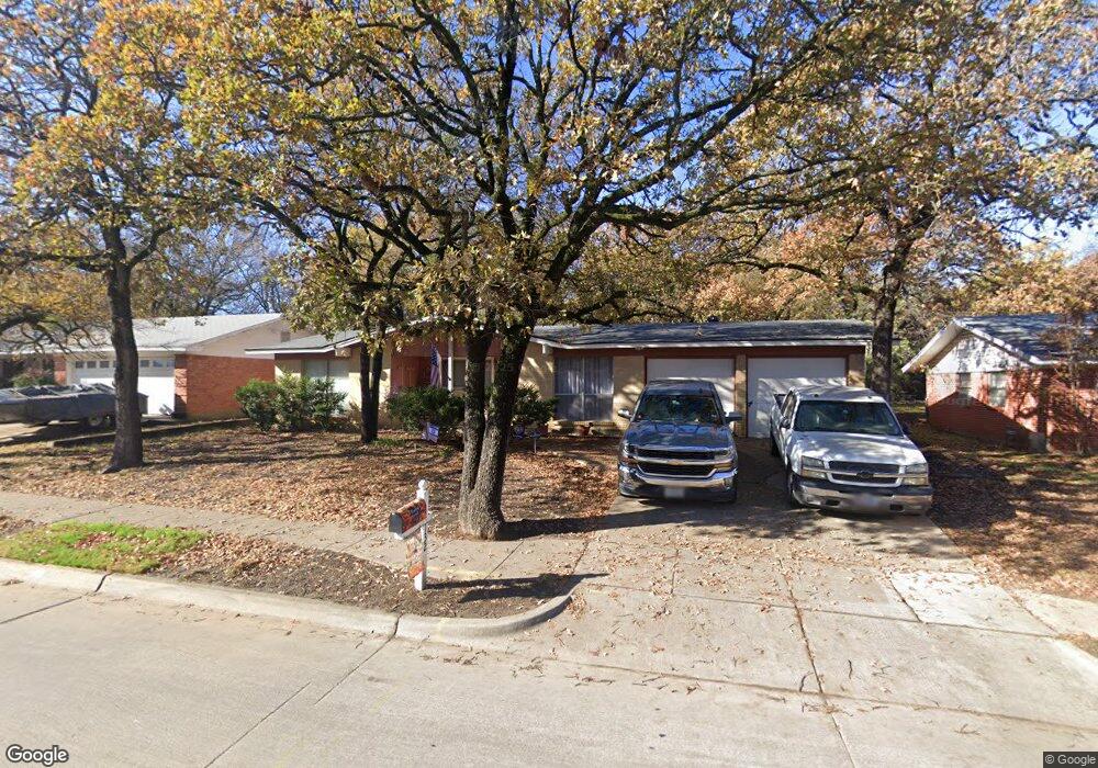 132 Ravenswood Dr, Bedford, TX 76022 - photo 1