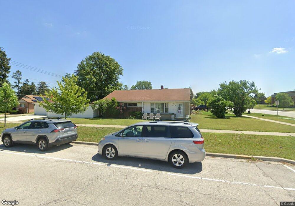 710 E Algonquin Rd, Des Plaines, IL 60016 - photo 1