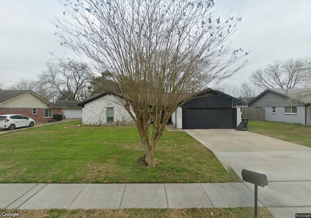 1912 Tracy Lynn Ln, Alvin, TX 77511 - photo 1