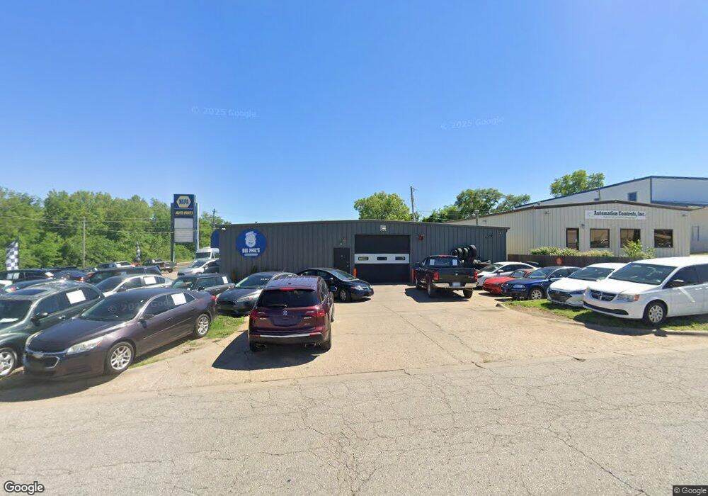 101 SW 32nd Terrace, Topeka, KS 66611 - photo 1