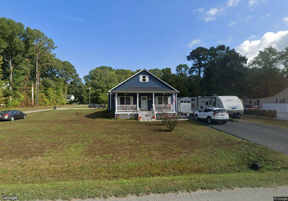 302 Wakefield Dr, Colonial Beach, VA 22443 - photo 1