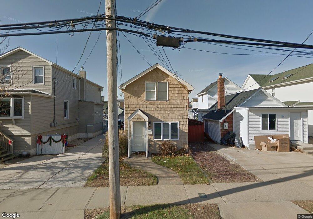 254 Arthur St, Freeport, NY 11520 - photo 1