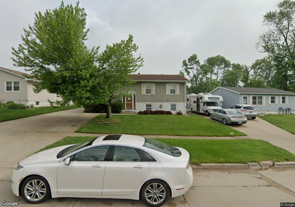 3008 2nd Ave SW, Cedar Rapids, IA 52404 - photo 1