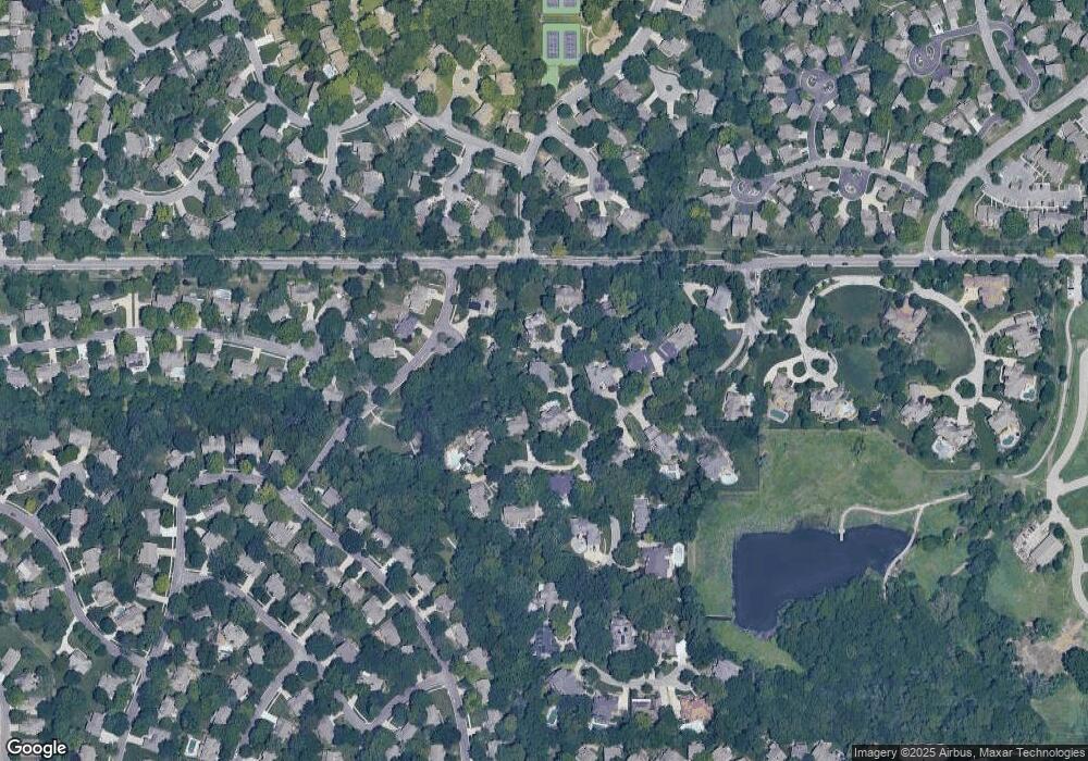 8352 Maplewood Dr, Lenexa, KS 66215 - photo 1