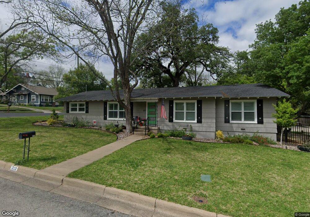 212 W Akard St, Weatherford, TX 76086 - photo 1