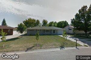 738 E 10th St, Grafton, ND 58237