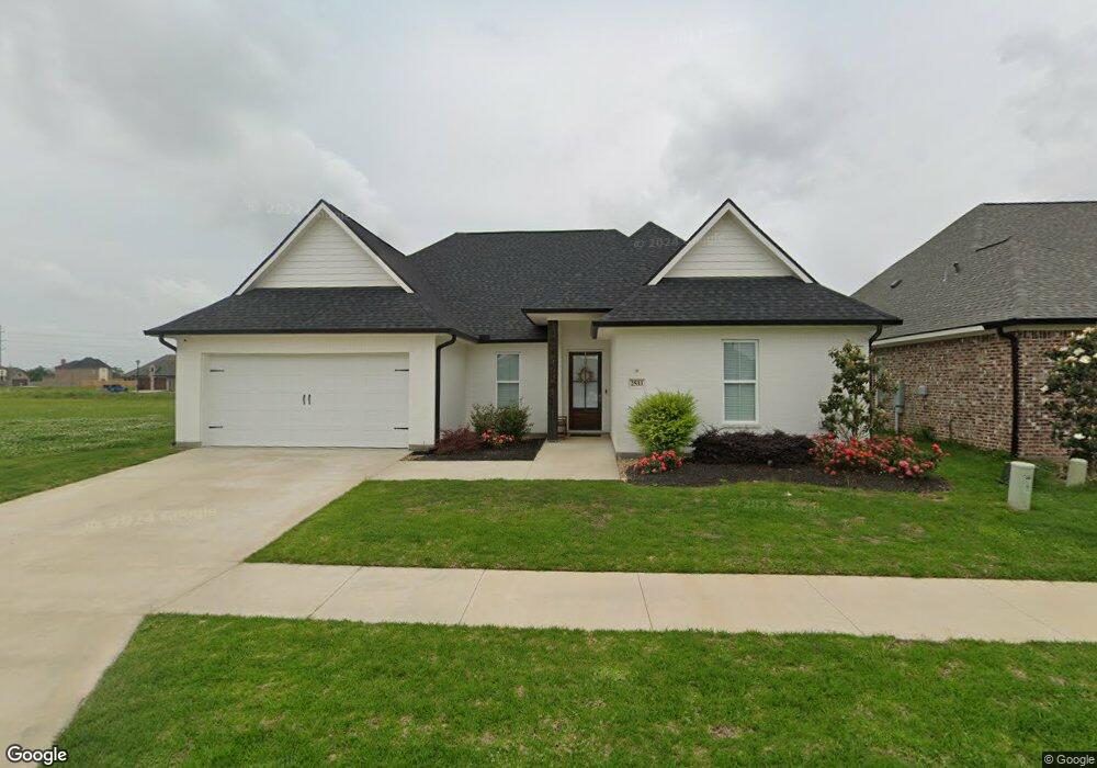 2533 S Crest Dr, Lake Charles, LA 70605 - photo 1