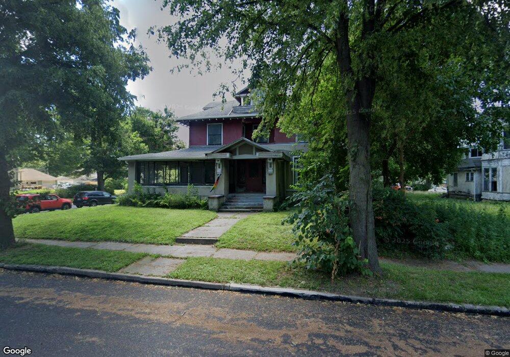 2303 W 3rd St, Davenport, IA 52802 - photo 1