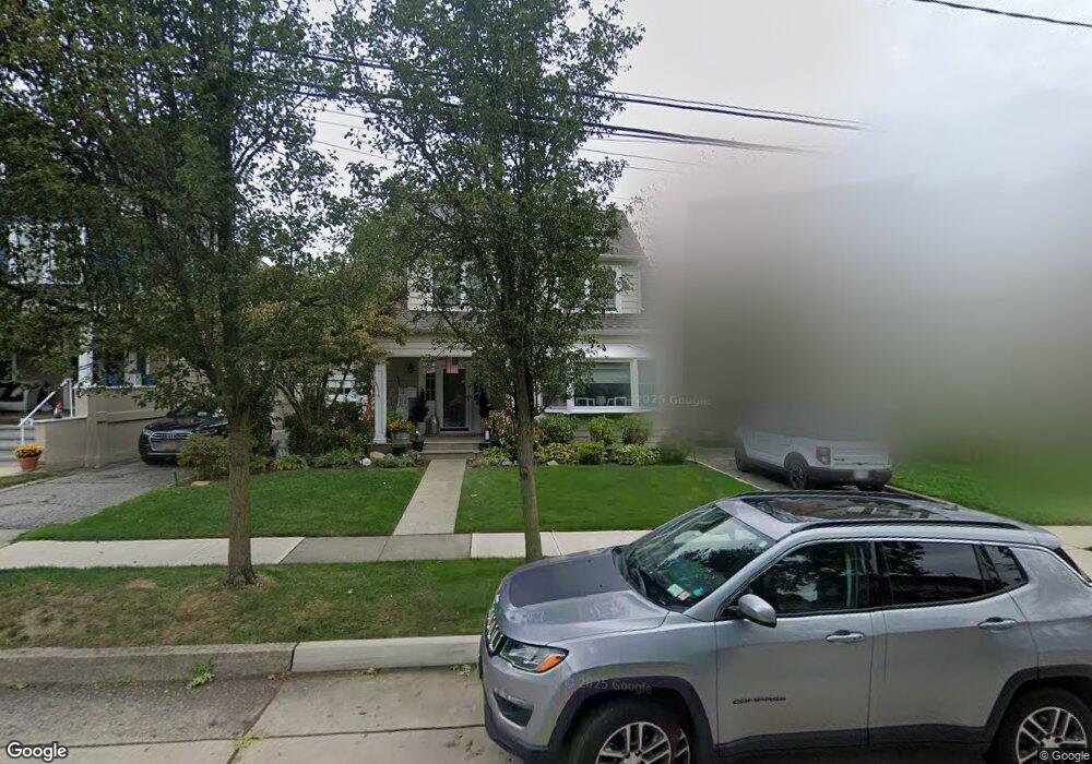 31 Davis Ave, Port Washington, NY 11050 - photo 1