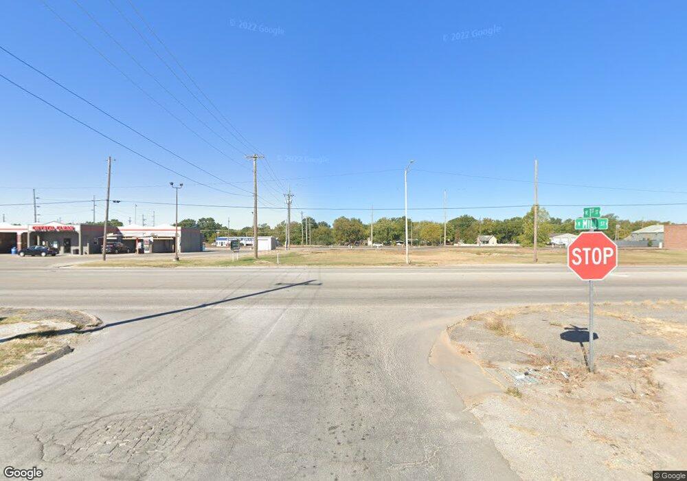 33 NE 1st St, Pryor, OK 74361 - photo 1