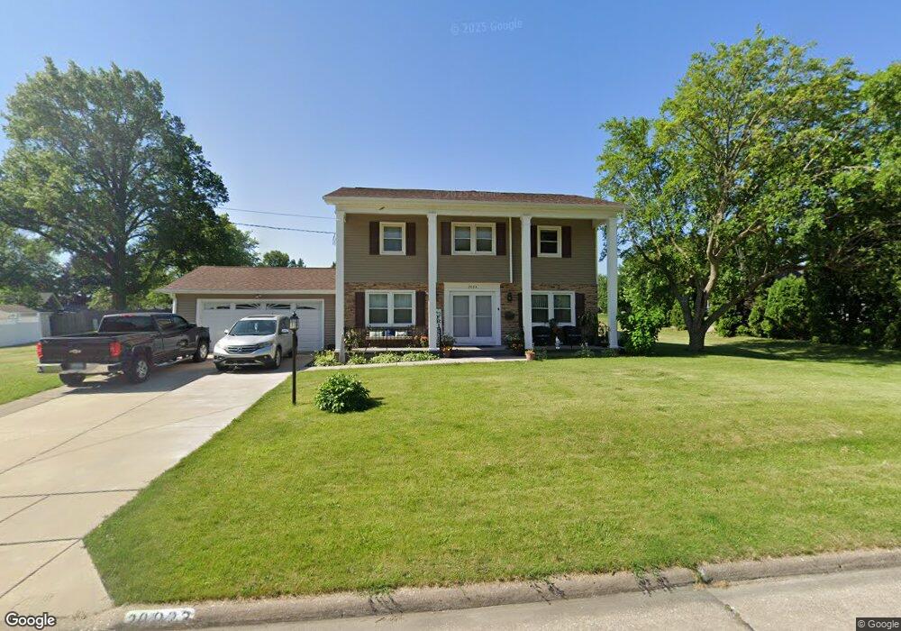 2023 W 43rd St, Davenport, IA 52806 - photo 1
