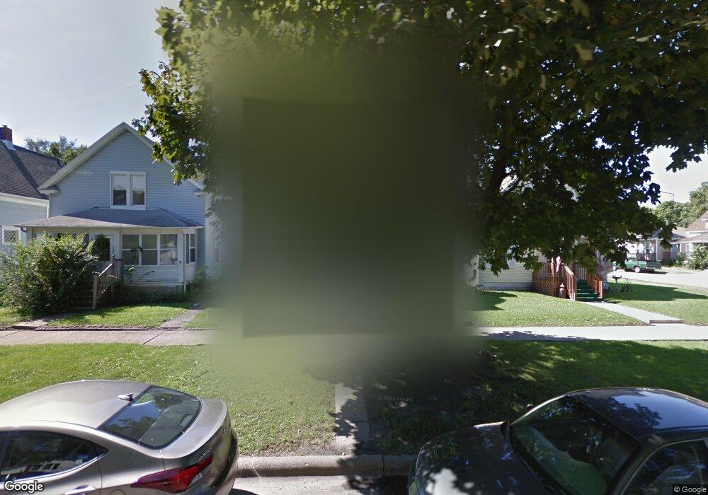 806 8th St SW, Cedar Rapids, IA 52404 - photo 1