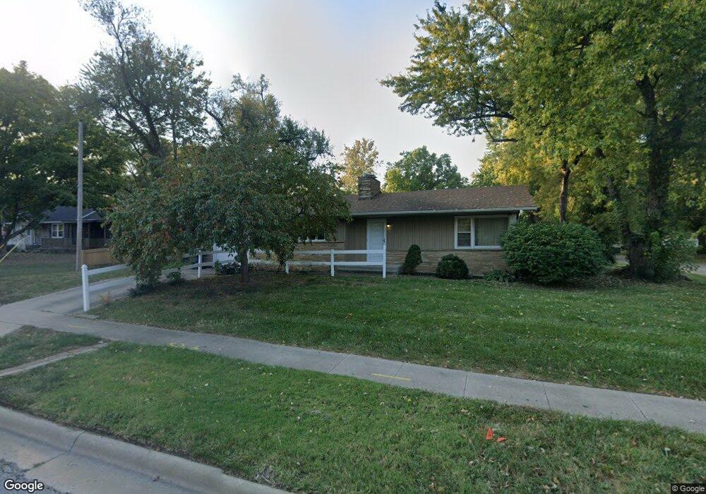 1319 SW 29th St, Topeka, KS 66611 - photo 1