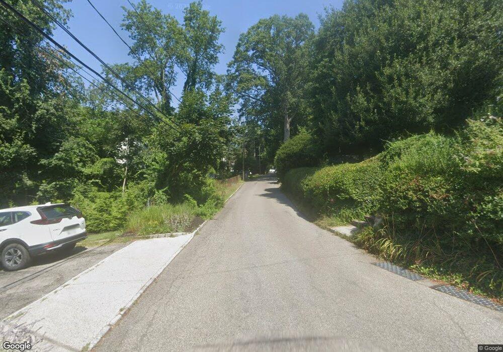 33 Edgewood Dr, Glen Head, NY 11545 - photo 1