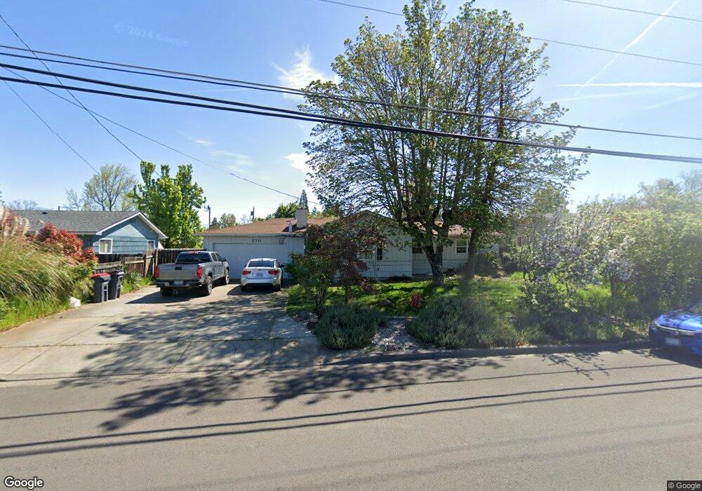 730 N 3rd St, Central Point, OR 97502 - photo 1