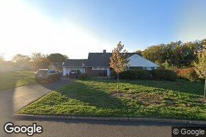 15 Sunflower Rd, Levittown, PA 19056