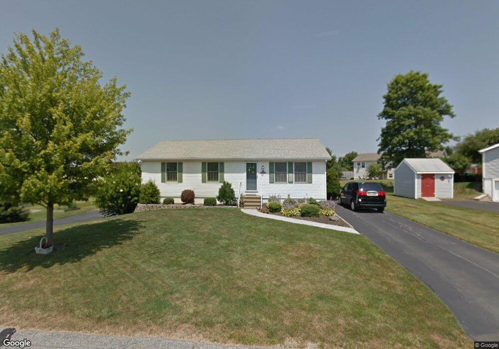 136 Amesbury Cir, Middletown, RI 02842 - photo 1