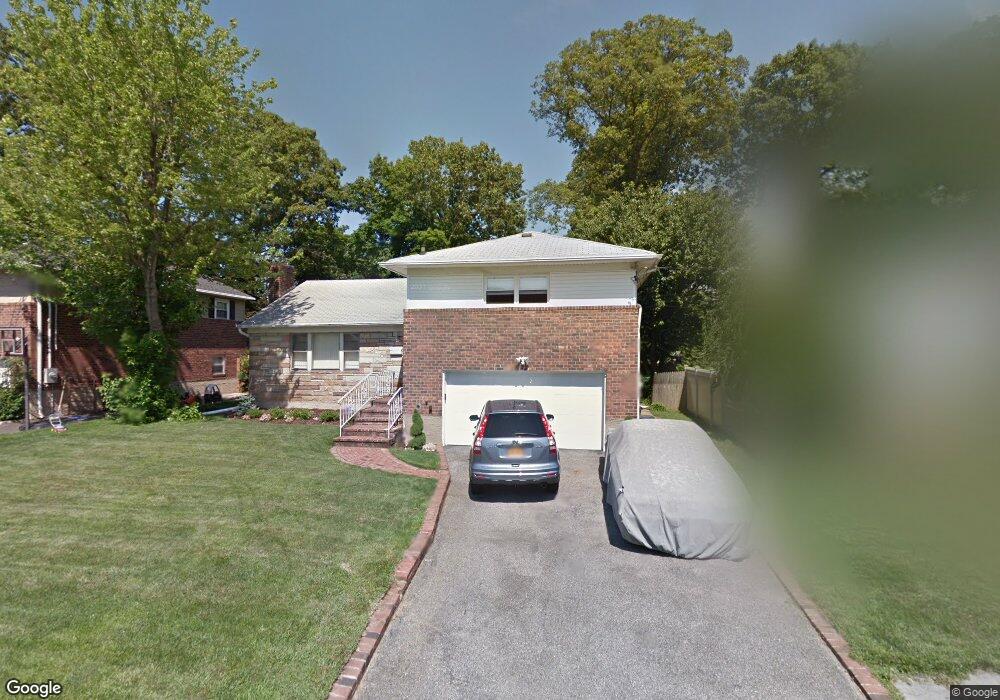 8 Driftwood Dr, Glen Cove, NY 11542 - photo 1