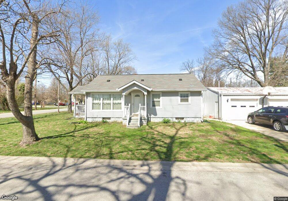 901 Poplar Dr, Jeffersonville, IN 47130 - photo 1