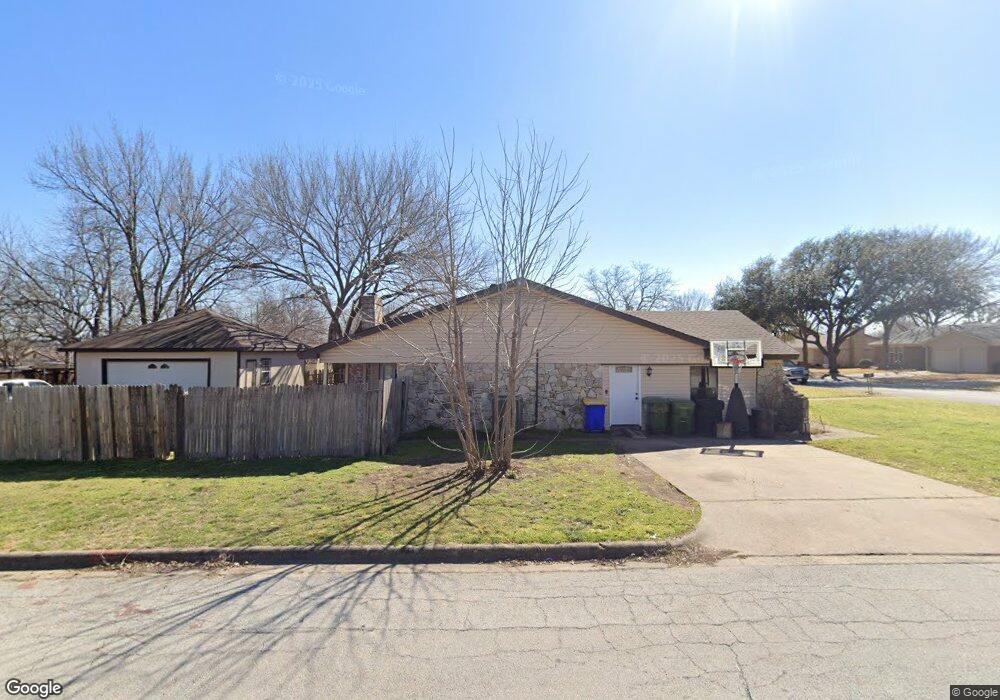 524 Hallvale Dr, Fort Worth, TX 76108 - photo 1