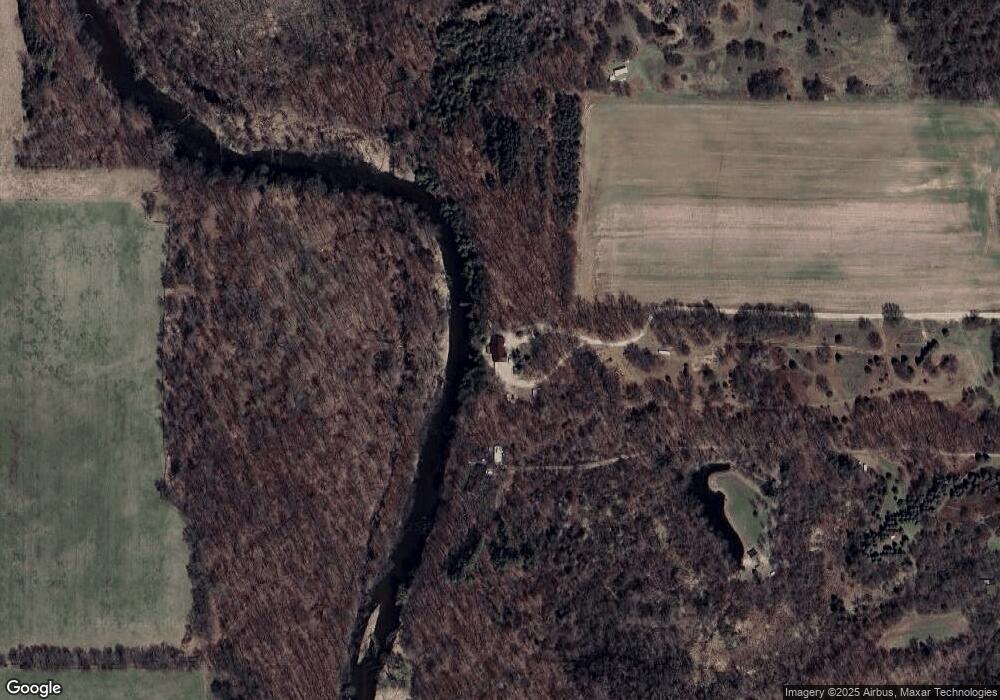 11174 Byron Dr, Carson City, MI 48811 - photo 1