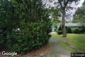 37 Center St, Riverhead, NY 11901