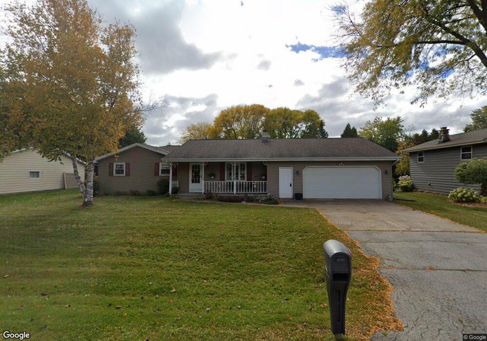 3405 W Parkridge Ave, Appleton, WI 54914 - photo 1