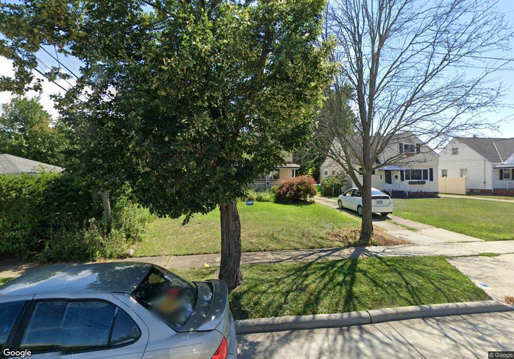 30110 Frank Dr, Wickliffe, OH 44092 - photo 1