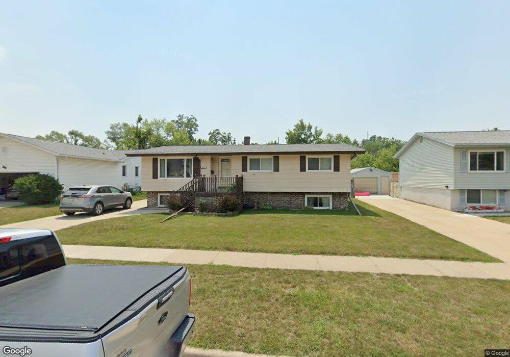 1517 N Ave NW, Cedar Rapids, IA 52405 - photo 1