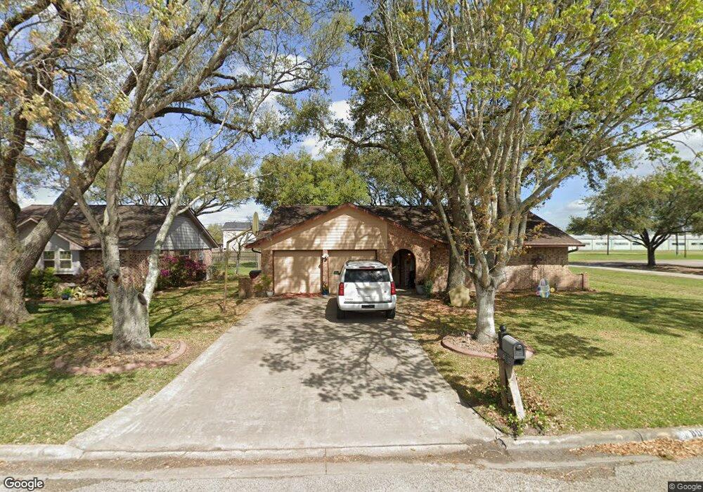 802 Clubside Dr, East Bernard, TX 77435 - photo 1