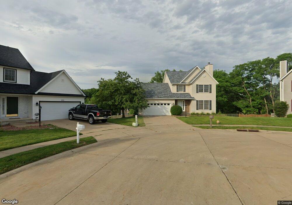 5509 Hillside Ct, Davenport, IA 52806 - photo 1