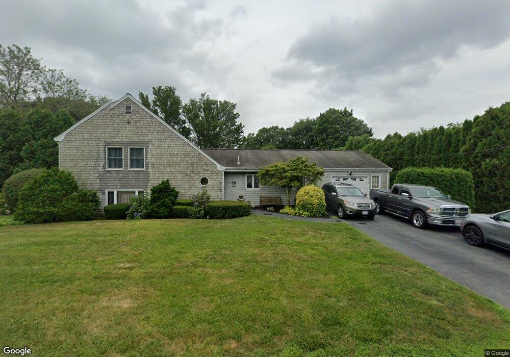 410 Gulf Rd W, South Dartmouth, MA 02748 - photo 1