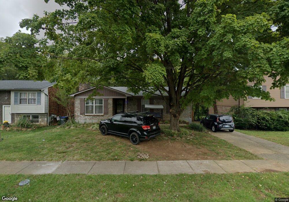 8413 Roseborough Rd, Louisville, KY 40228 - photo 1