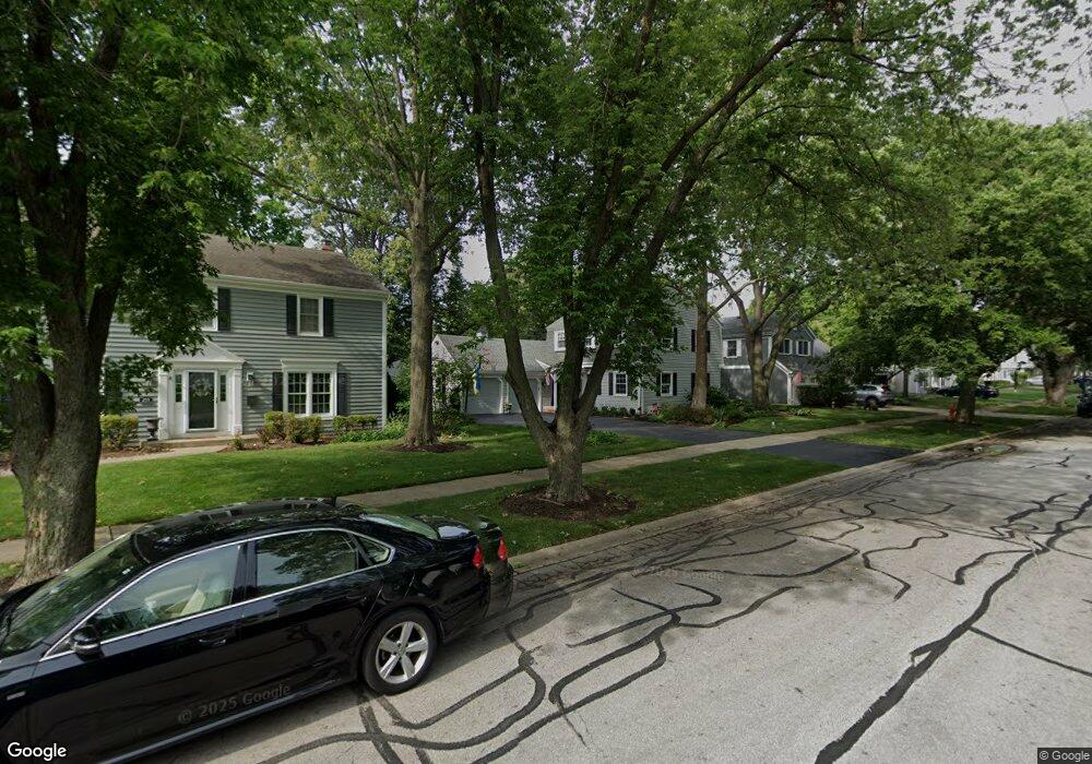 213 Tanglewood Ln, Naperville, IL 60563 - photo 1