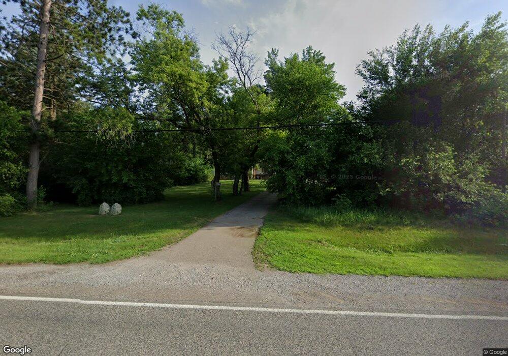 8449 E Coldwater Rd, Davison, MI 48423 - photo 1