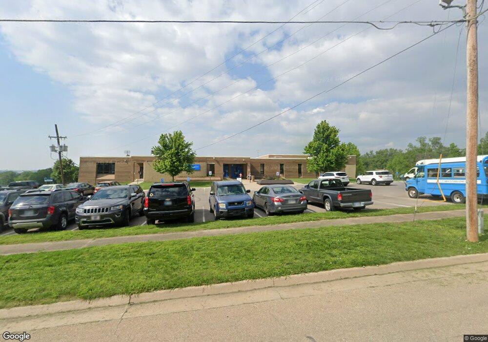 550 SE 27th St, Topeka, KS 66605 - photo 1