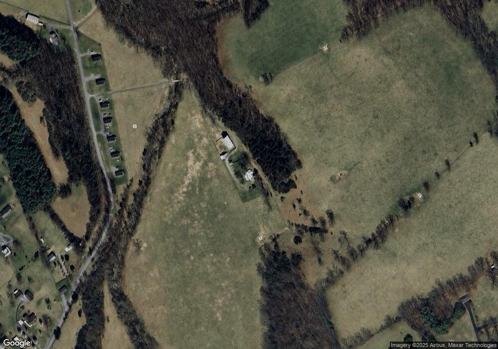 530 Hinton Rd, Luray, VA 22835 - photo 1