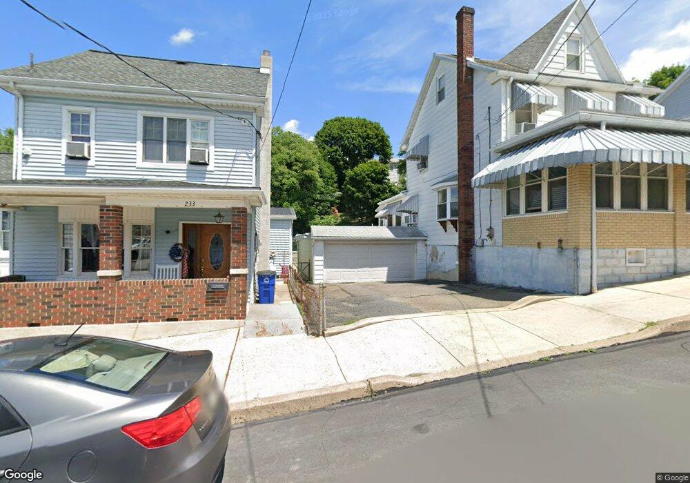 229 Clay St, Tamaqua, PA 18252 - photo 1