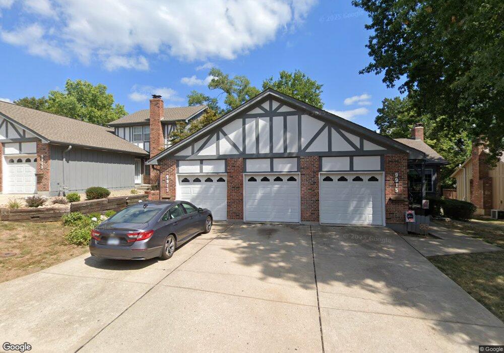 9913 Edelweiss Cir, Shawnee, KS 66203 - photo 1