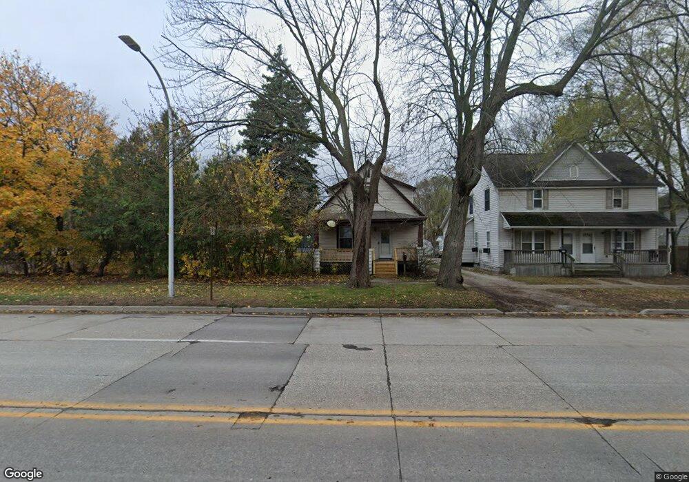 2119 10th St, Port Huron, MI 48060 - photo 1