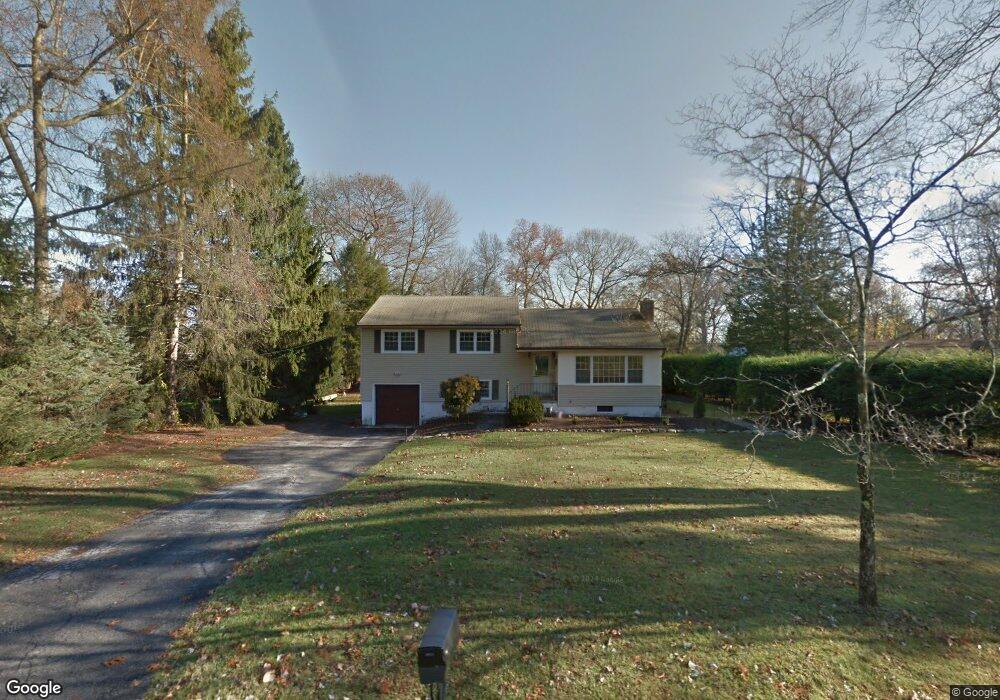 5 Tommys Ln, Norwalk, CT 06850 - photo 1