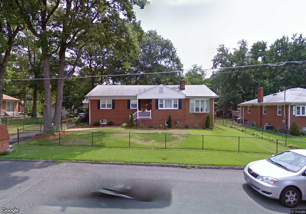 4918 Manor Dr, Oxon Hill, MD 20745 - photo 1